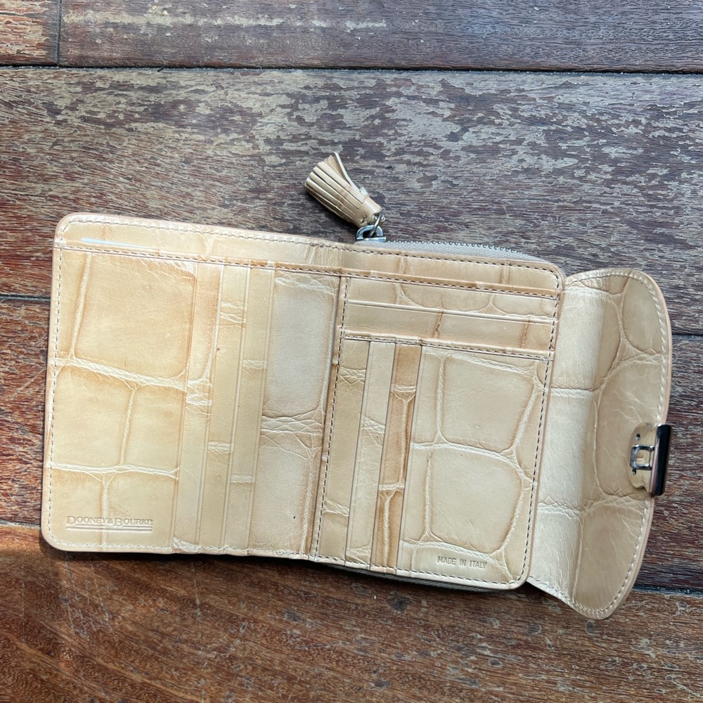 Tan Dooney&Bourke Wallet - Picture 3 of 3